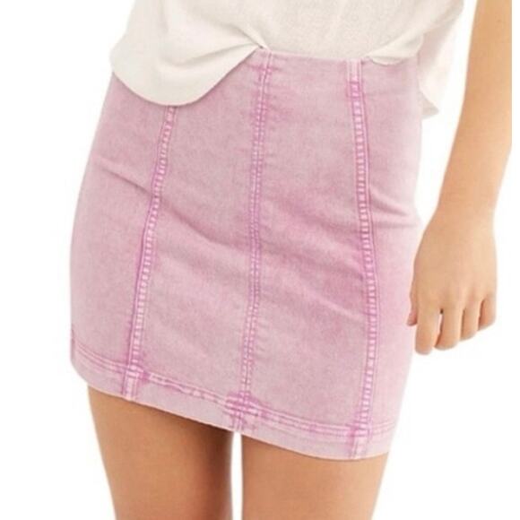 Free People Pink Acid Wash Denim Mini Skirt Size 2 High Rise Modern Femme - Picture 1 of 6